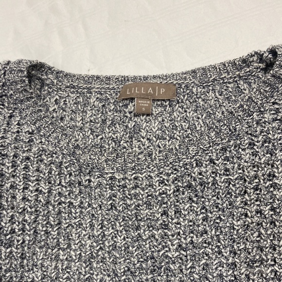 Stunning shoulder baring  grey sweater - Picture 3 of 5